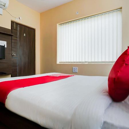 โอโย 28124 อเลขยา เรซิเดนซี Hotel Sururnagar ภายนอก รูปภาพ