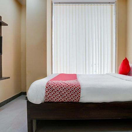 โอโย 28124 อเลขยา เรซิเดนซี Hotel Sururnagar ภายนอก รูปภาพ